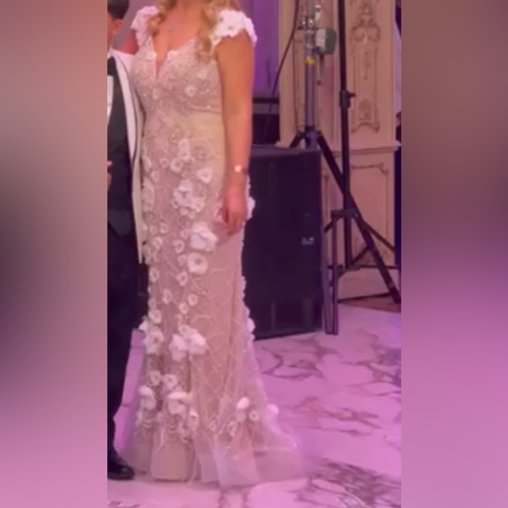 Elegant Floral Lace Gown